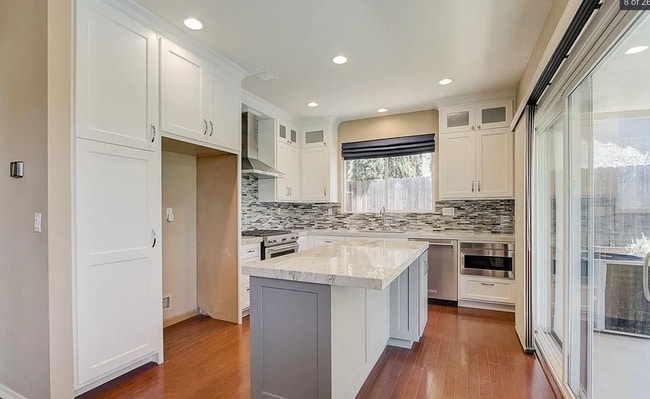 Building Photo - Spectacular FOLSOM 4/3 - Waiting For You!  Please Read Entire Ad For Viewings!