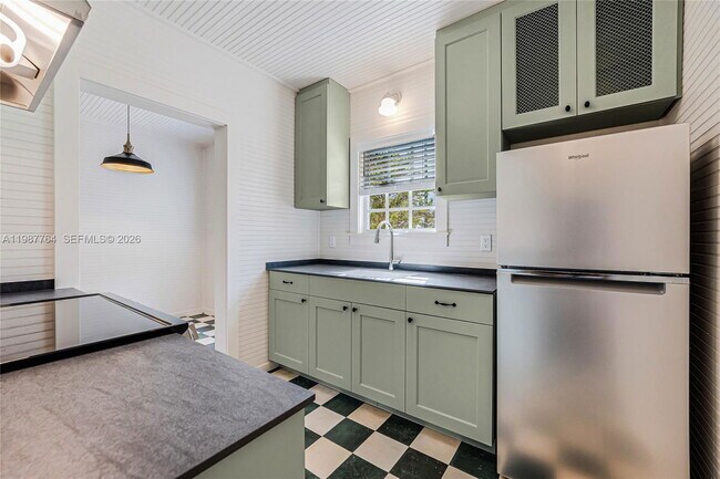 Building Photo - 3826 Oak Ave