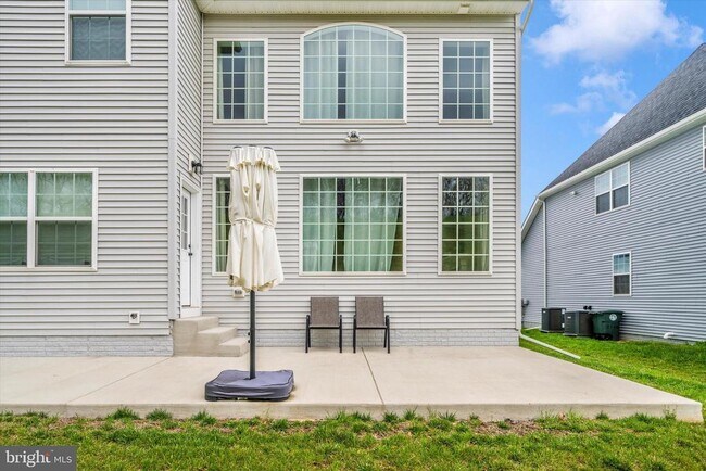 Building Photo - 2744 Scarecrow Ter W