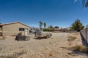 Building Photo - 5945 N El Capitan Way