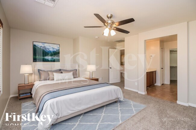 Building Photo - 914 W Desert Canyon Dr