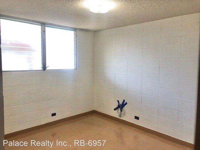 Building Photo - 622 Nalanui St