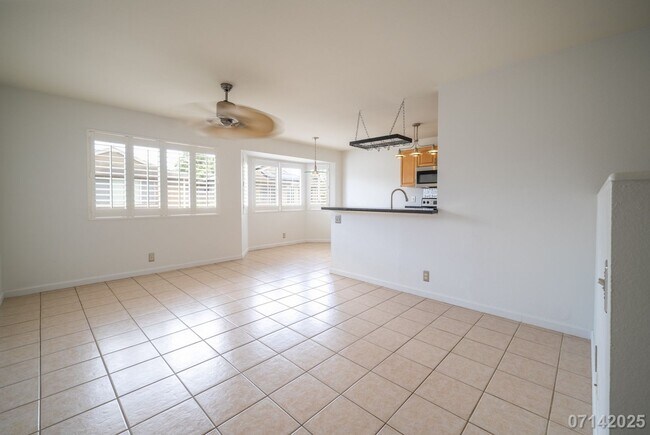 Building Photo - 3Bd, 2Ba Condo in Lombard Way, Ewa Gentry