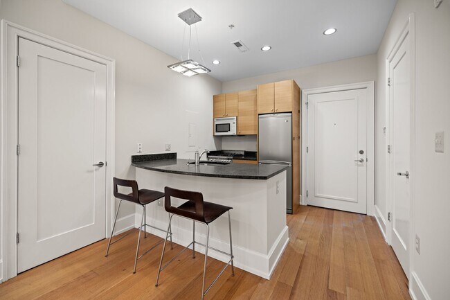 Building Photo - 2516 Q St NW
