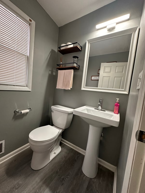 Building Photo - 2217 4 Mile Rd