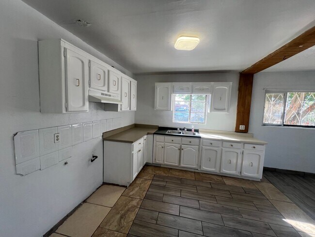 Building Photo - 129 Tassie Way