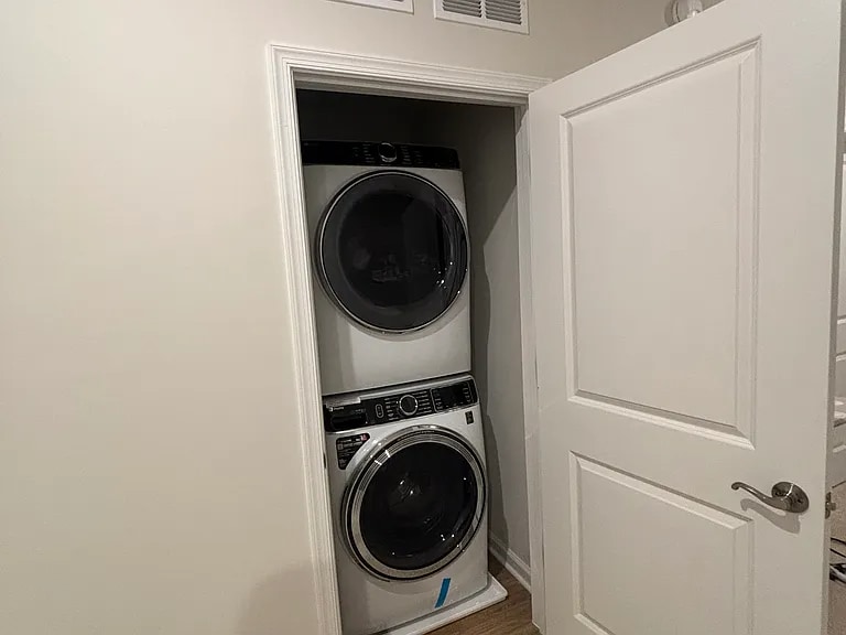 Building Photo - 3418 Chester Aly