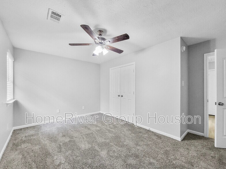 Building Photo - 11930 Cottonwood Ln