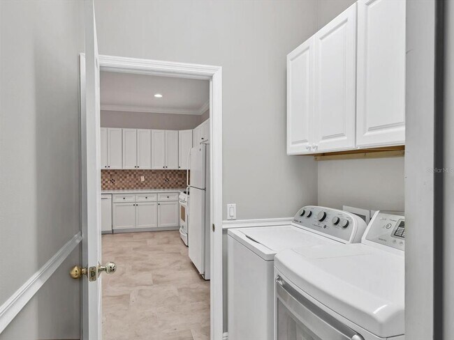 Building Photo - 7021 Woodmore Terrace