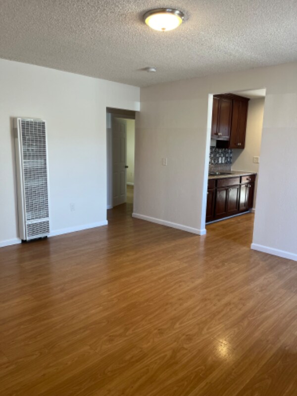 Building Photo - 524 W 81st St