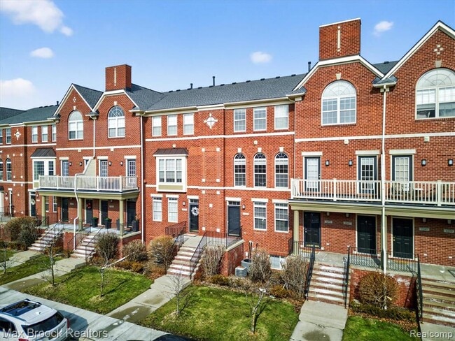 Building Photo - 3255 Camden Dr