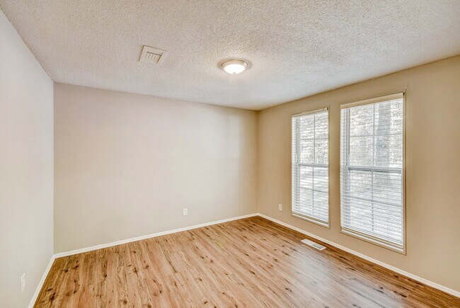 Building Photo - 6124 Tyler Loop Rd