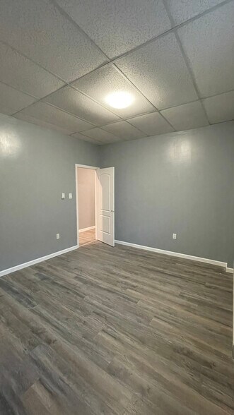 Building Photo - 1628 Wolf St