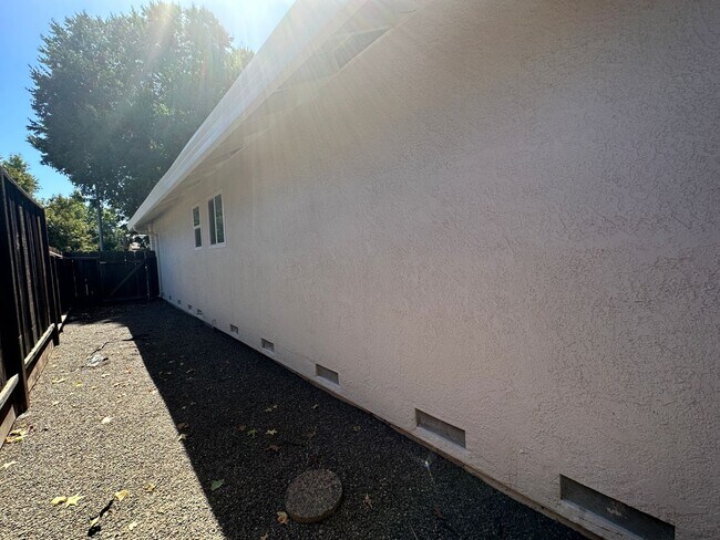 Building Photo - 2601 Bardolino Ln