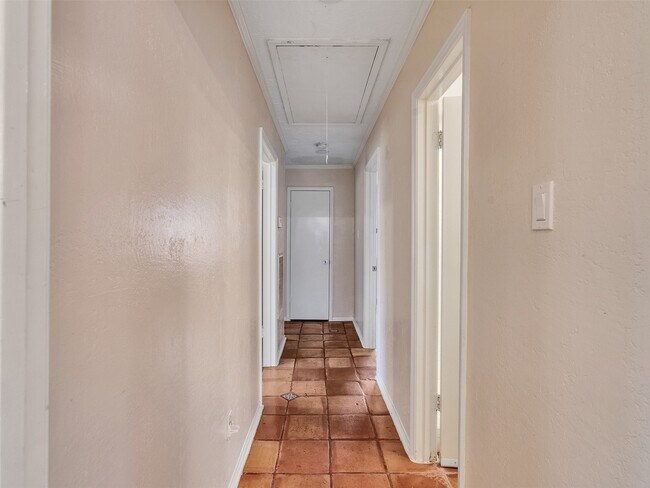 Building Photo - 22538 Market Square Ln