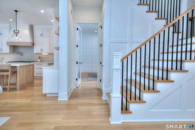 Building Photo - 32 Ridge Rd