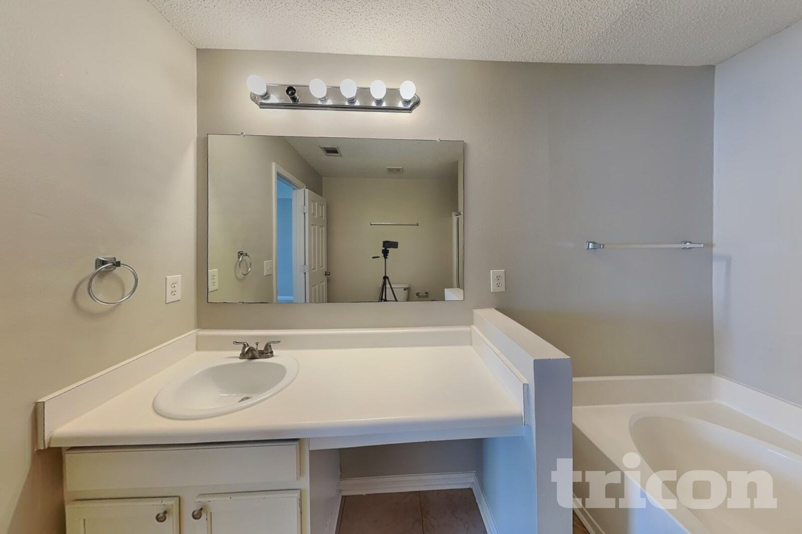 Building Photo - 1104 St Phillips Ct