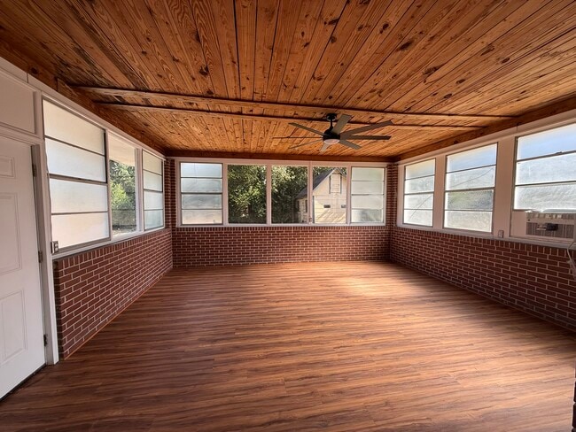 Building Photo - 61 Loganberry Cir