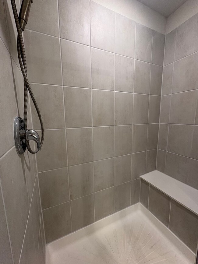 Building Photo - Pristine in Princeton!