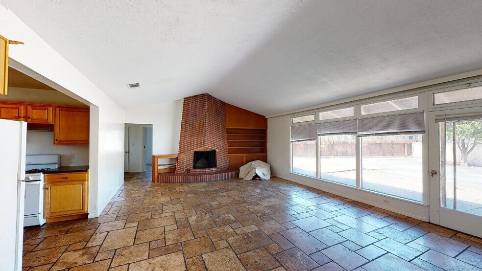 Primary Photo - 5001 Rockford Dr