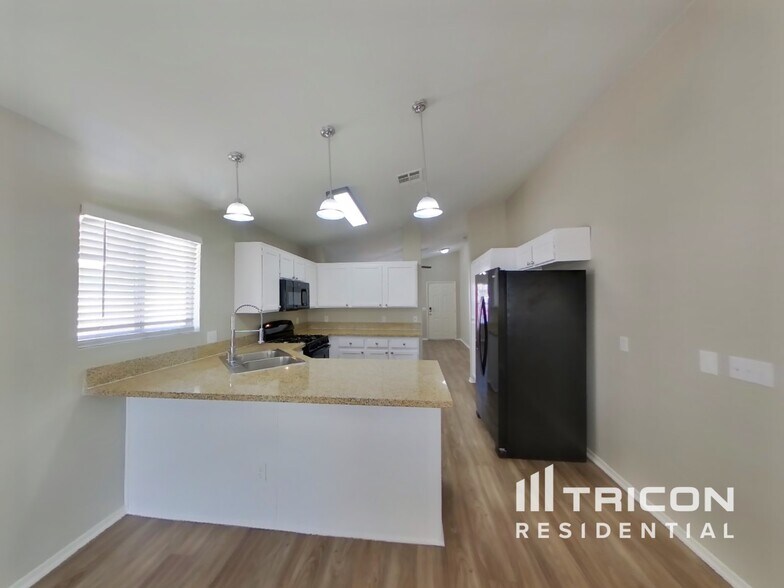Building Photo - 6375 Cranberry Ln