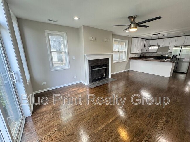 Building Photo - 5438 S Indiana Ave