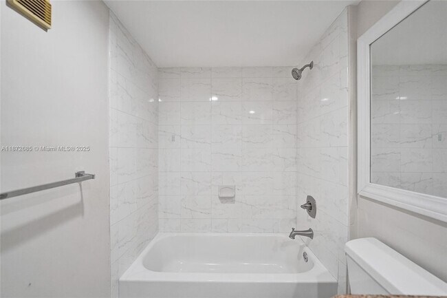 Building Photo - 1502 Whitehall Dr