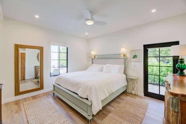 Building Photo - 110 Marine Way