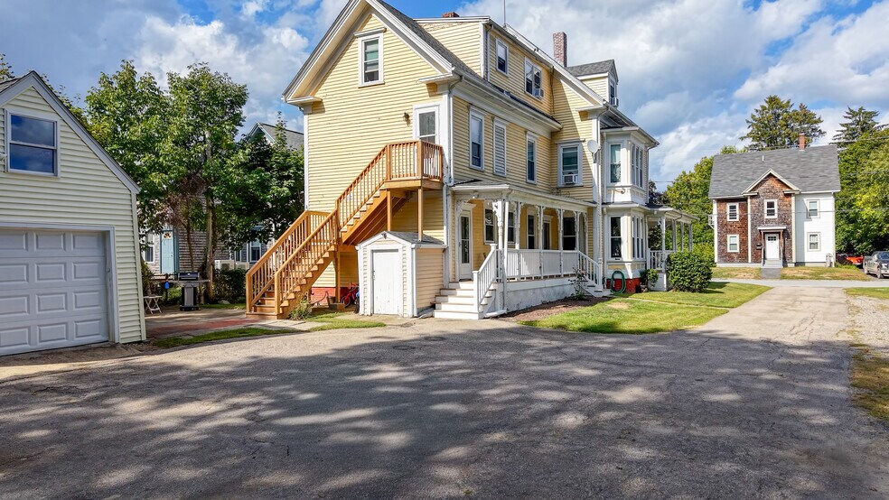 Building Photo - 10 Barrows St