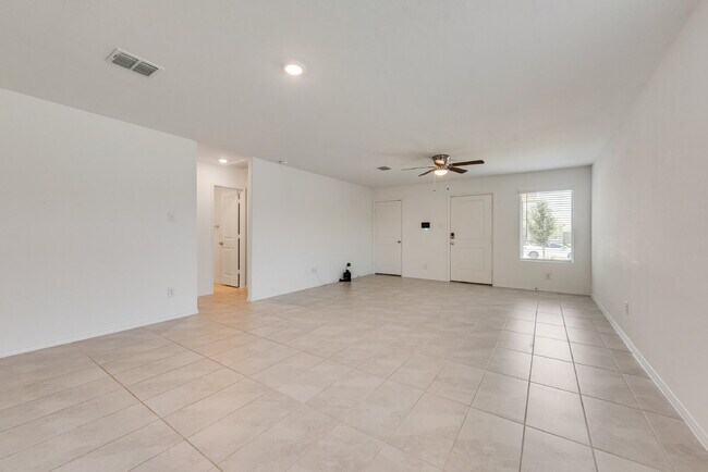 Building Photo - Charming 3-Bedroom Home with 2 Full Baths in Justin, TX – Cozy Living at Shale Creek