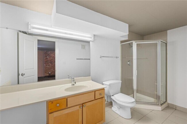 Building Photo - 644 Wells St SW