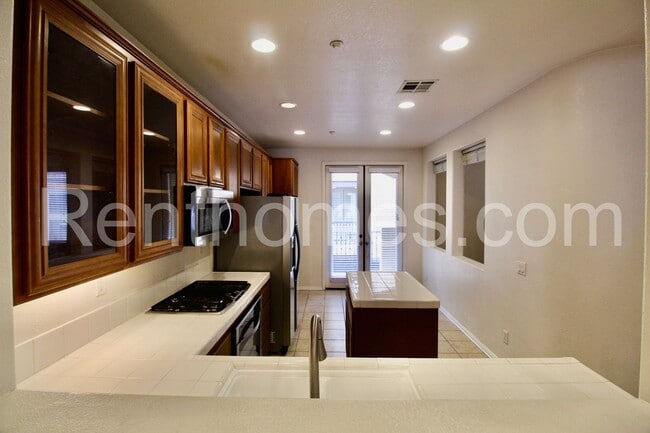 Building Photo - Torrey Highlands, 13330 Via Bellarado #2, ...