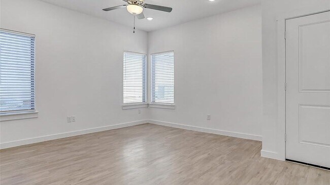 Building Photo - 1219 Bells Dr