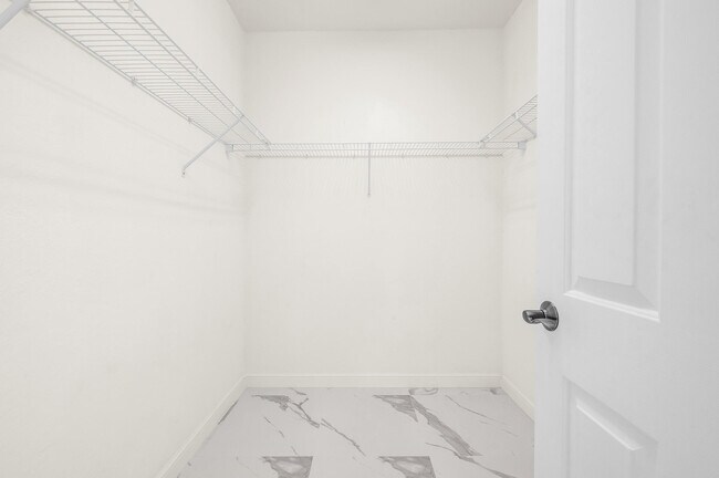 Building Photo - 750 Millbrae Ct