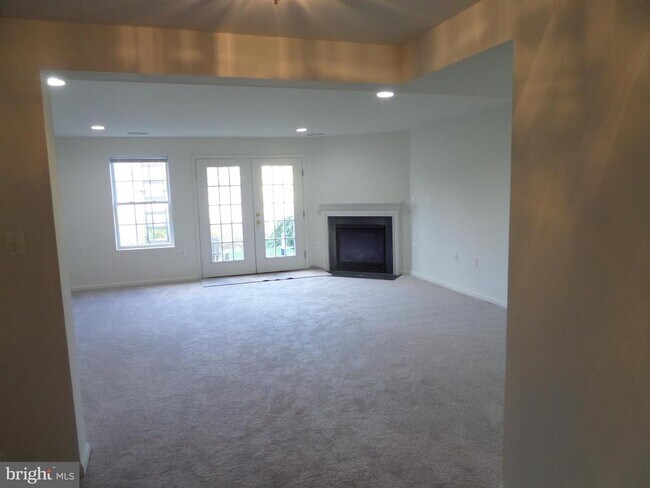 Building Photo - 836 Linfield Terrace NE