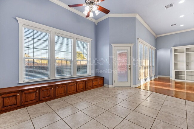 Building Photo - 1405 Gunnison Dr