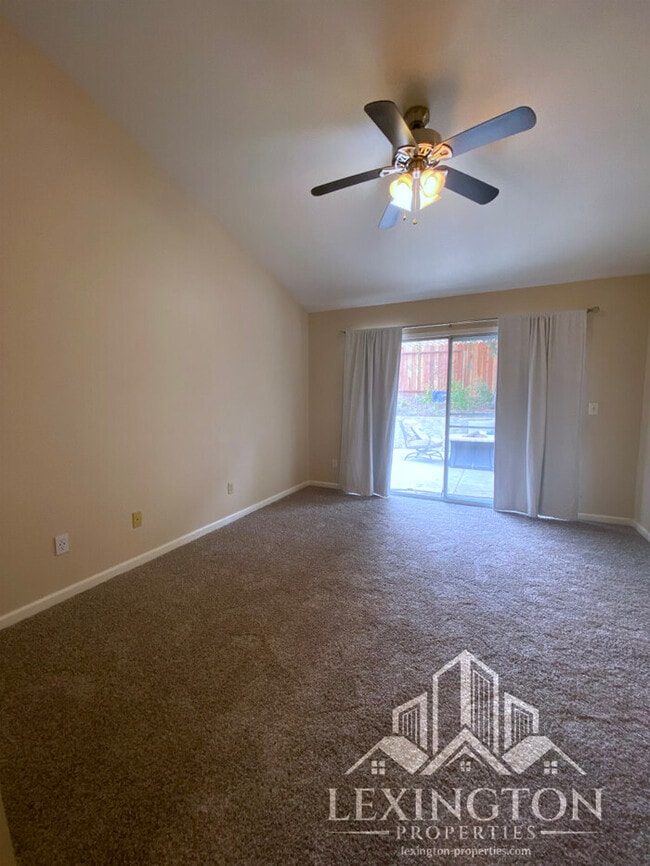 Building Photo - Lovely Updated, 3BD/2BA Home Available in Rocklin, off Stanford Ranch Rd. near Breen Park!