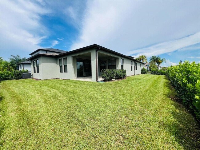 Building Photo - 4567 Tivoli Dr
