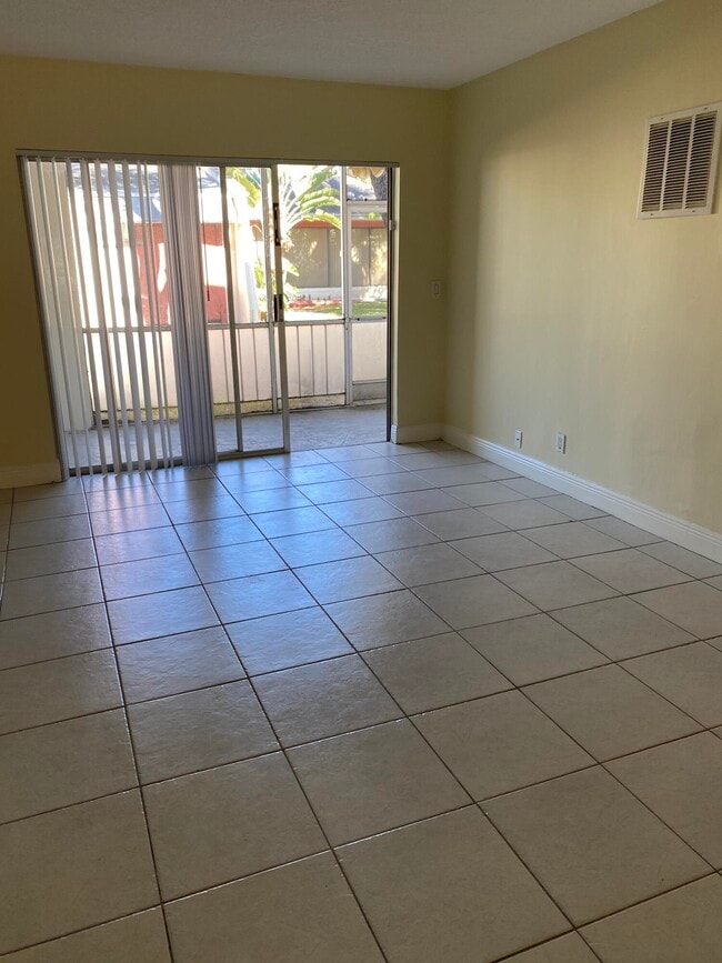 Building Photo - 644 NW 13th St