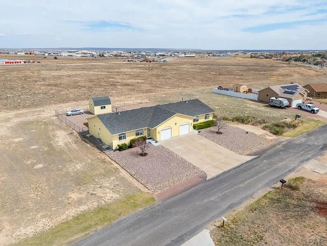 Building Photo - 435 E Stardust Dr