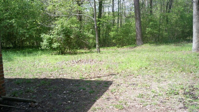 Building Photo - 2716 Wood Dr NE