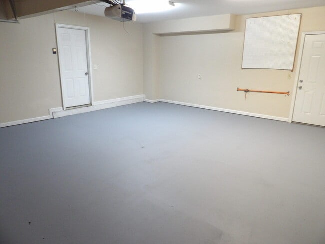 Building Photo - 107 Shannon Ln