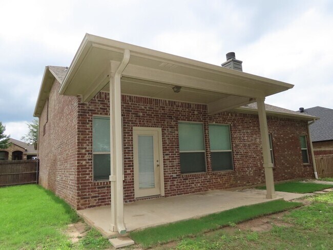 Building Photo - South Tyler! Stunning 5 Bedroom, 3.5 Bath ...