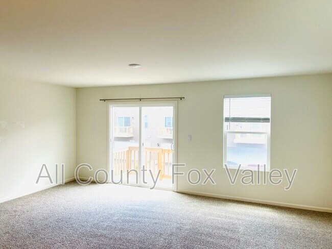 Building Photo - 1480 Yosemite Wy