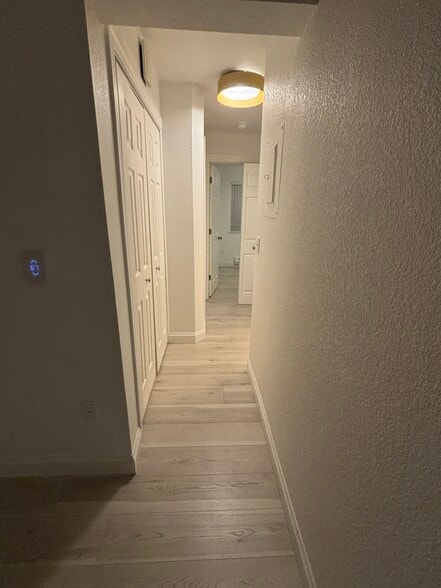 Building Photo - 1209 W Plum St