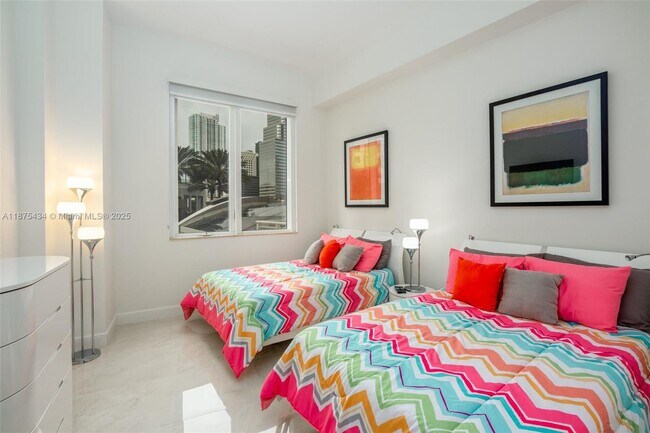 Building Photo - 901 Brickell Key Blvd