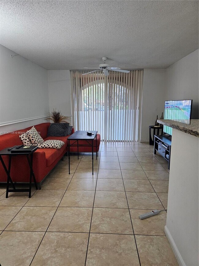 Building Photo - 4832 N State Rd 7