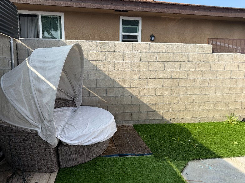 Building Photo - 665 Larimore Ave