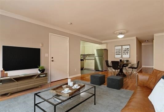 Building Photo - 425 5th St