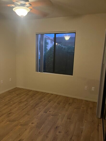 Building Photo - 2550 E River Rd